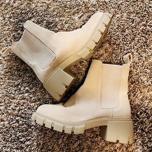 Steve Madden Hola Chelsea Boot